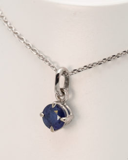 Pendentif or blanc saphir