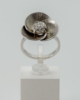 Bague-or-blanc-diamants