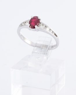 Bague or rubis diamants